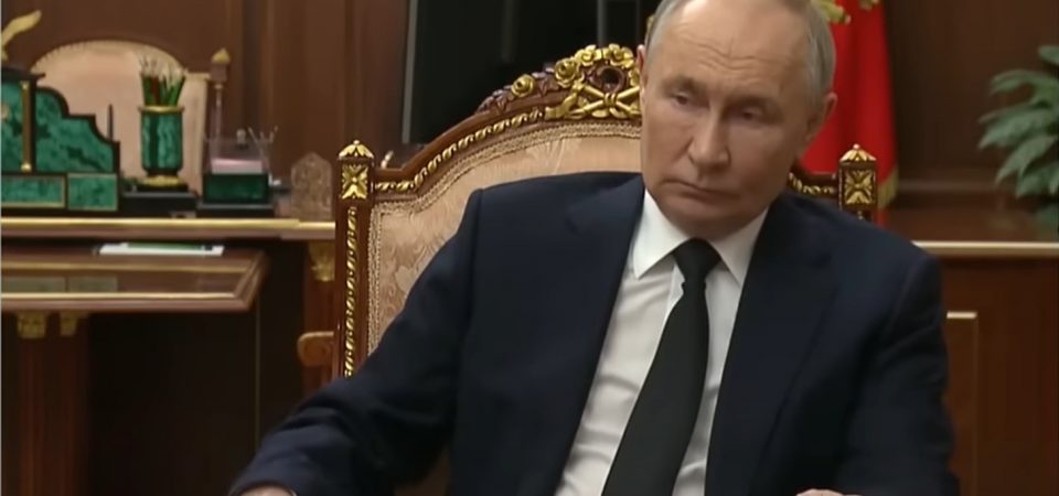 Thảm họa kinh tế đang rình rập: Các quan chức tài chính sẽ đưa ra cảnh báo khẩn cấp cho Putin.