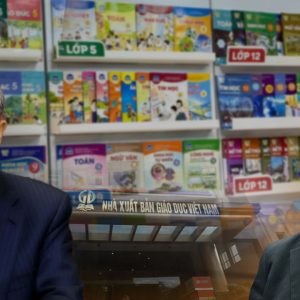 ÔNG TÔ LÂM: BAO GIỜ THỐNG NHẤT ĐƯỢC MỘT BỘ SÁCH GIÁO KHOA?